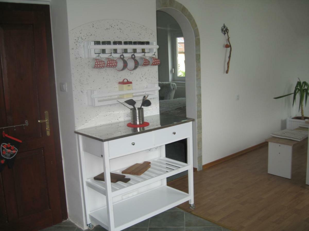 R&G Apartment Zirovnica Exteriér fotografie